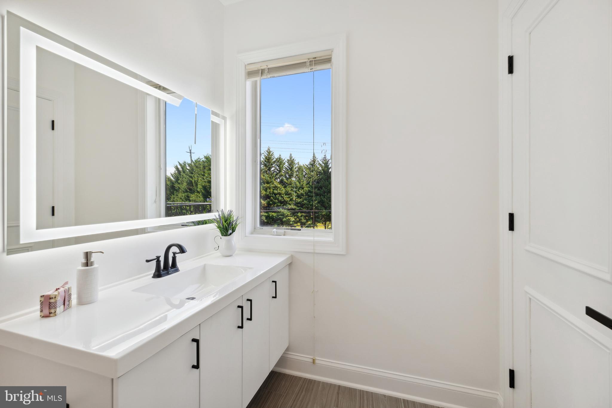 POTOMAC OUTSIDE - Residential