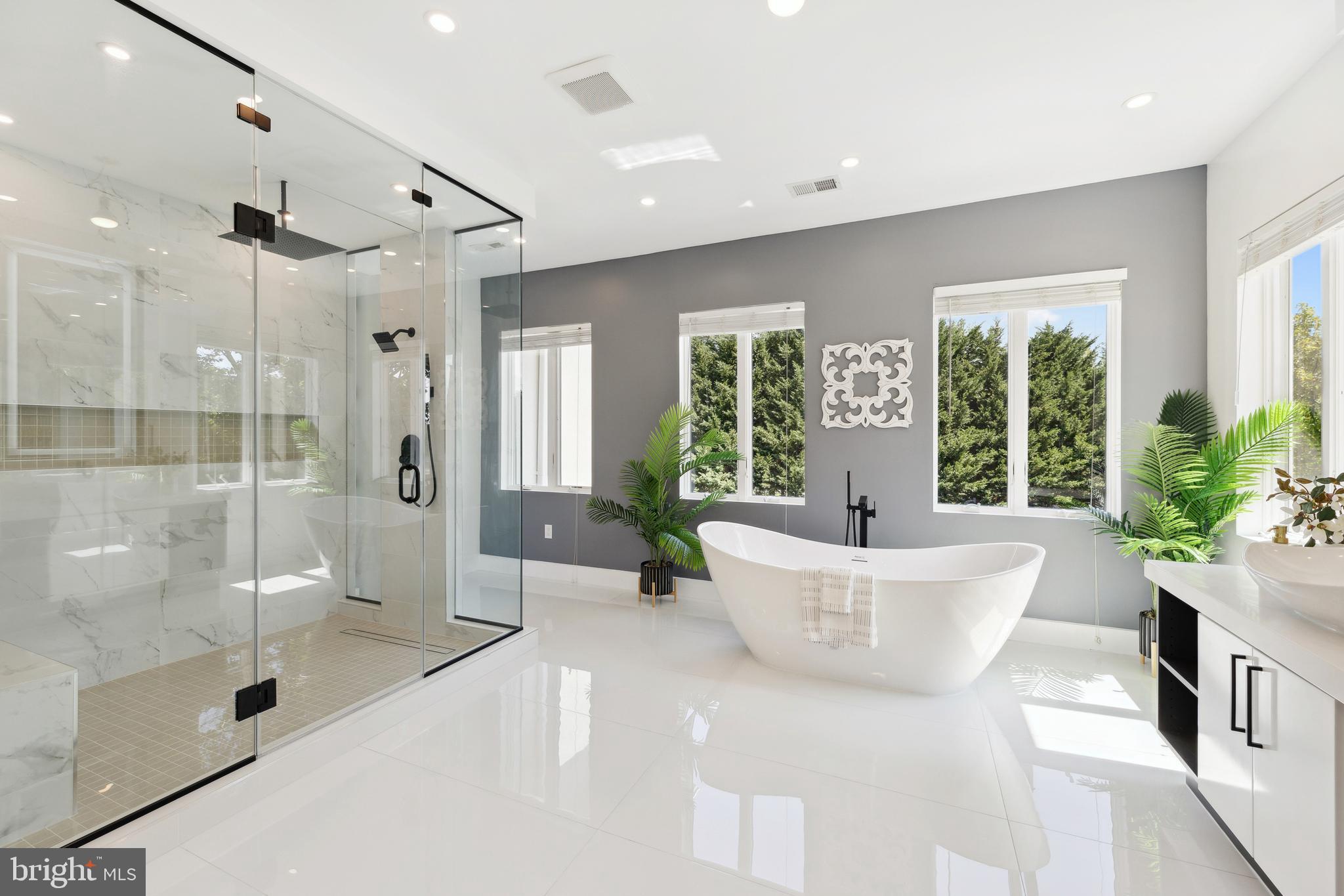 POTOMAC OUTSIDE - Residential