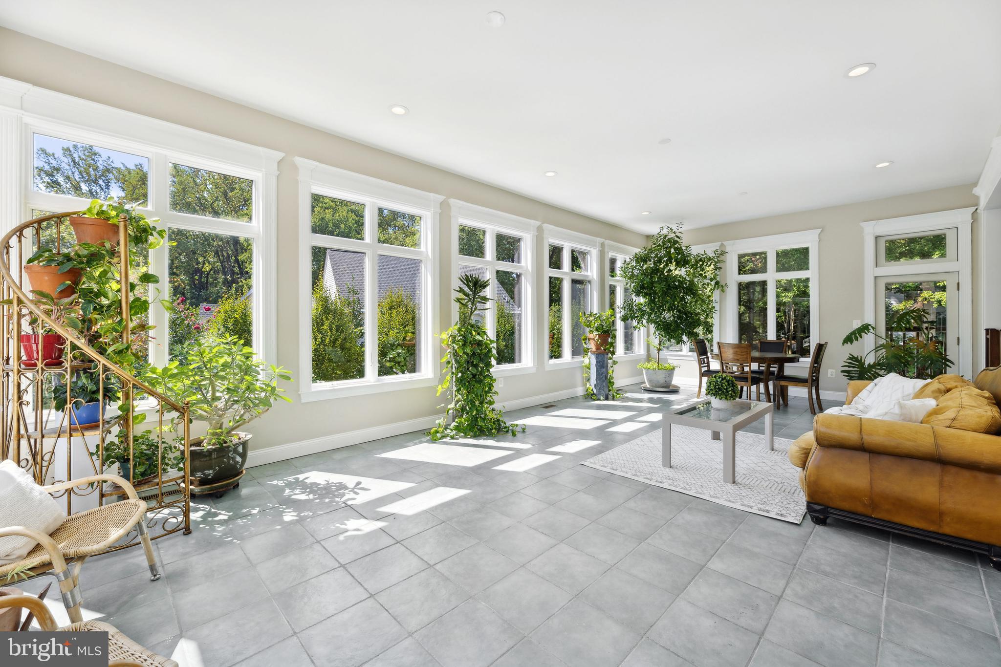 POTOMAC OUTSIDE - Residential