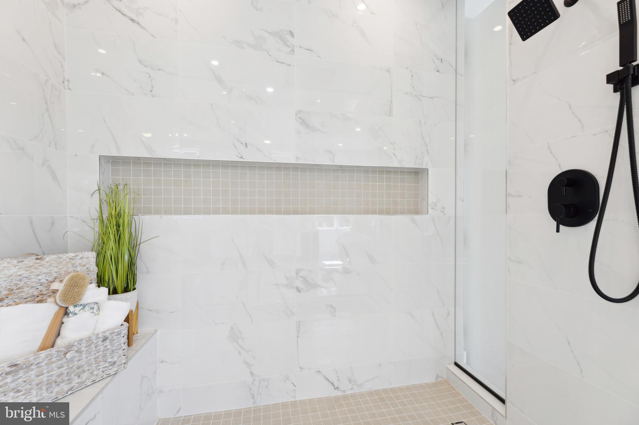 POTOMAC OUTSIDE - Residential