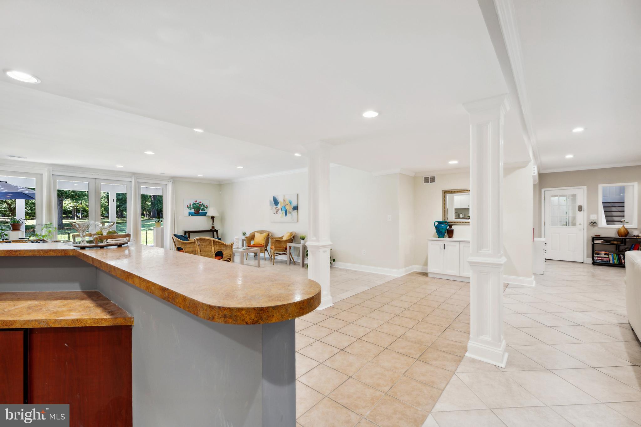 POTOMAC OUTSIDE - Residential