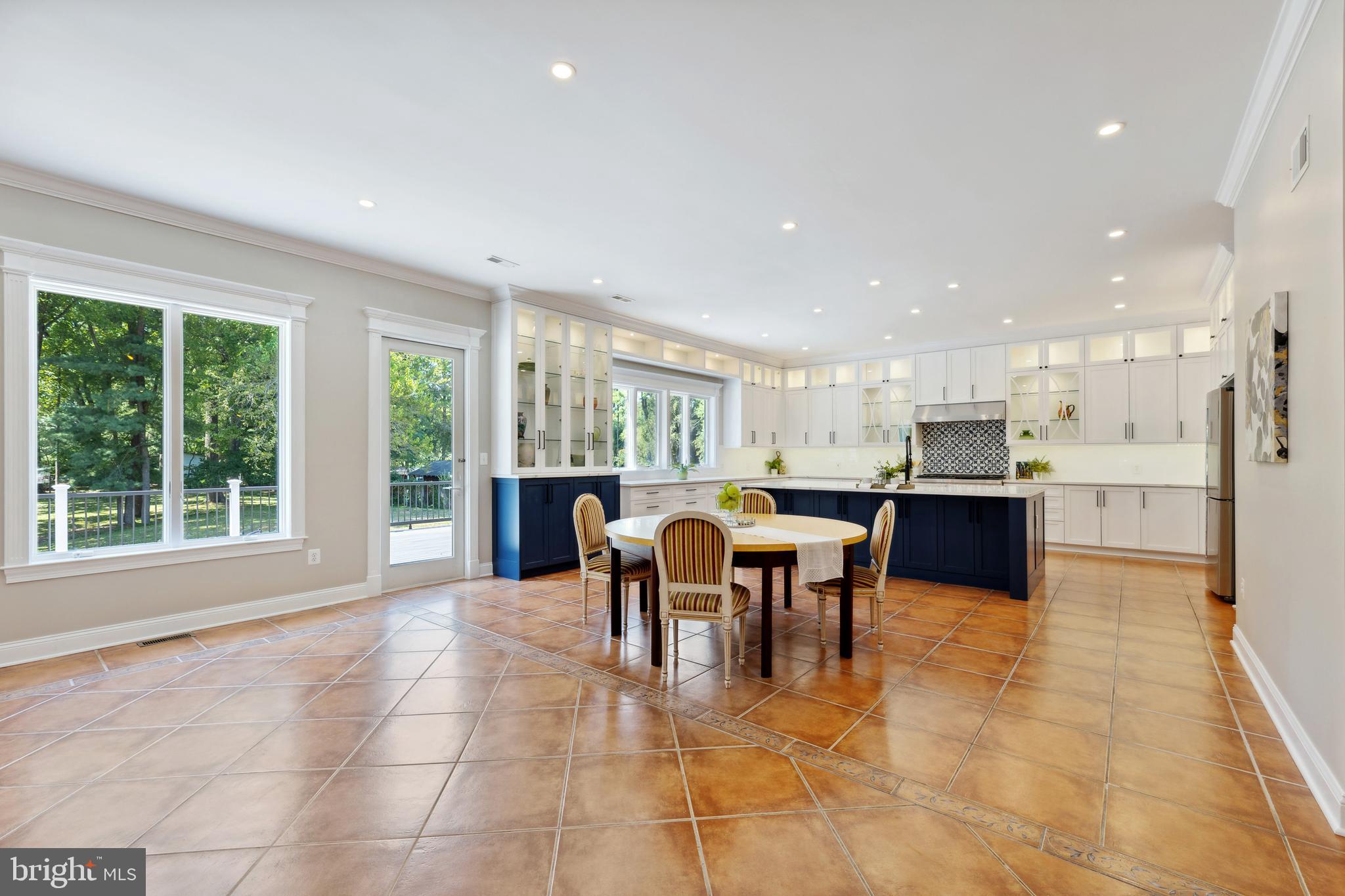 POTOMAC OUTSIDE - Residential