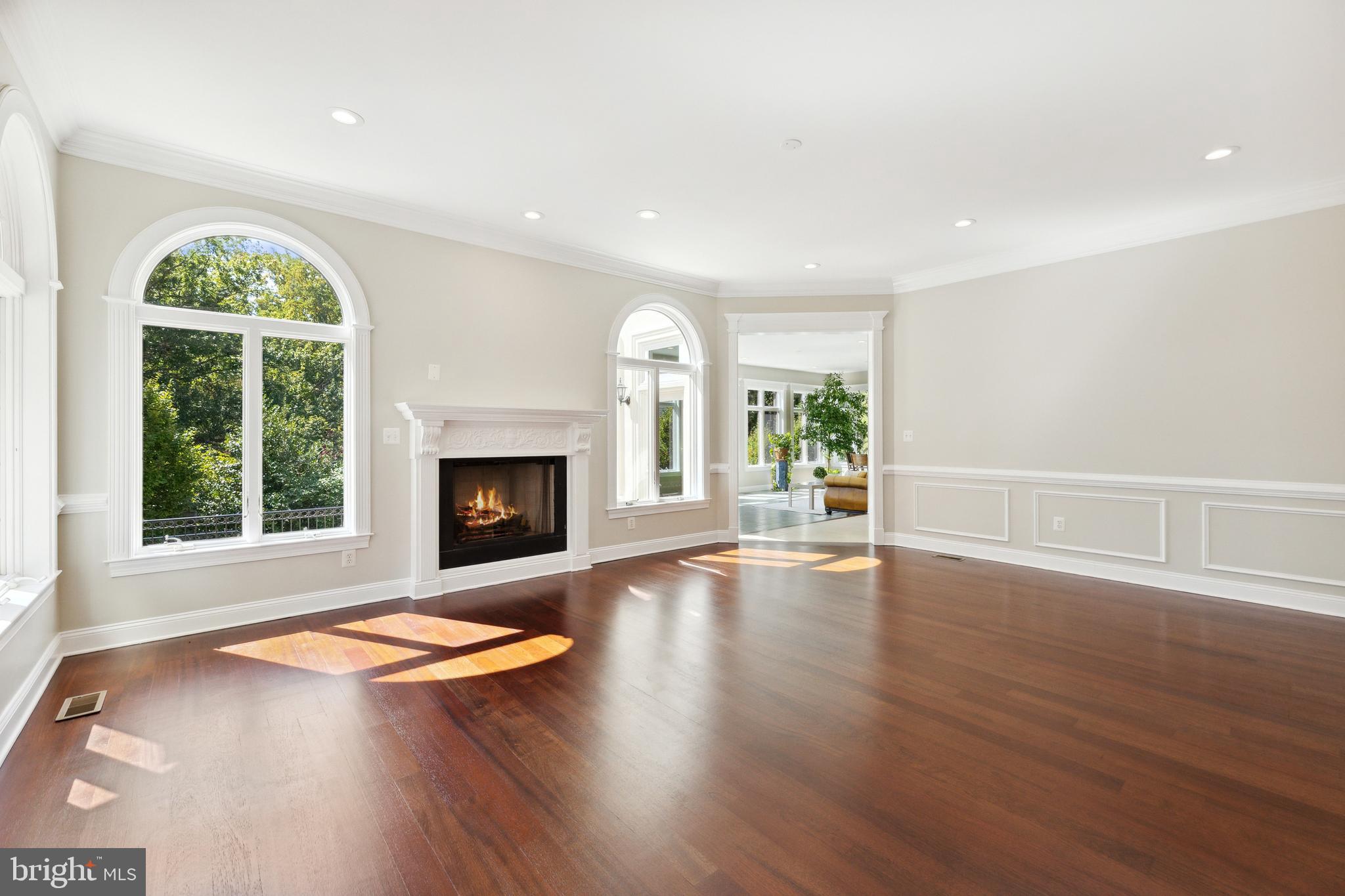 POTOMAC OUTSIDE - Residential