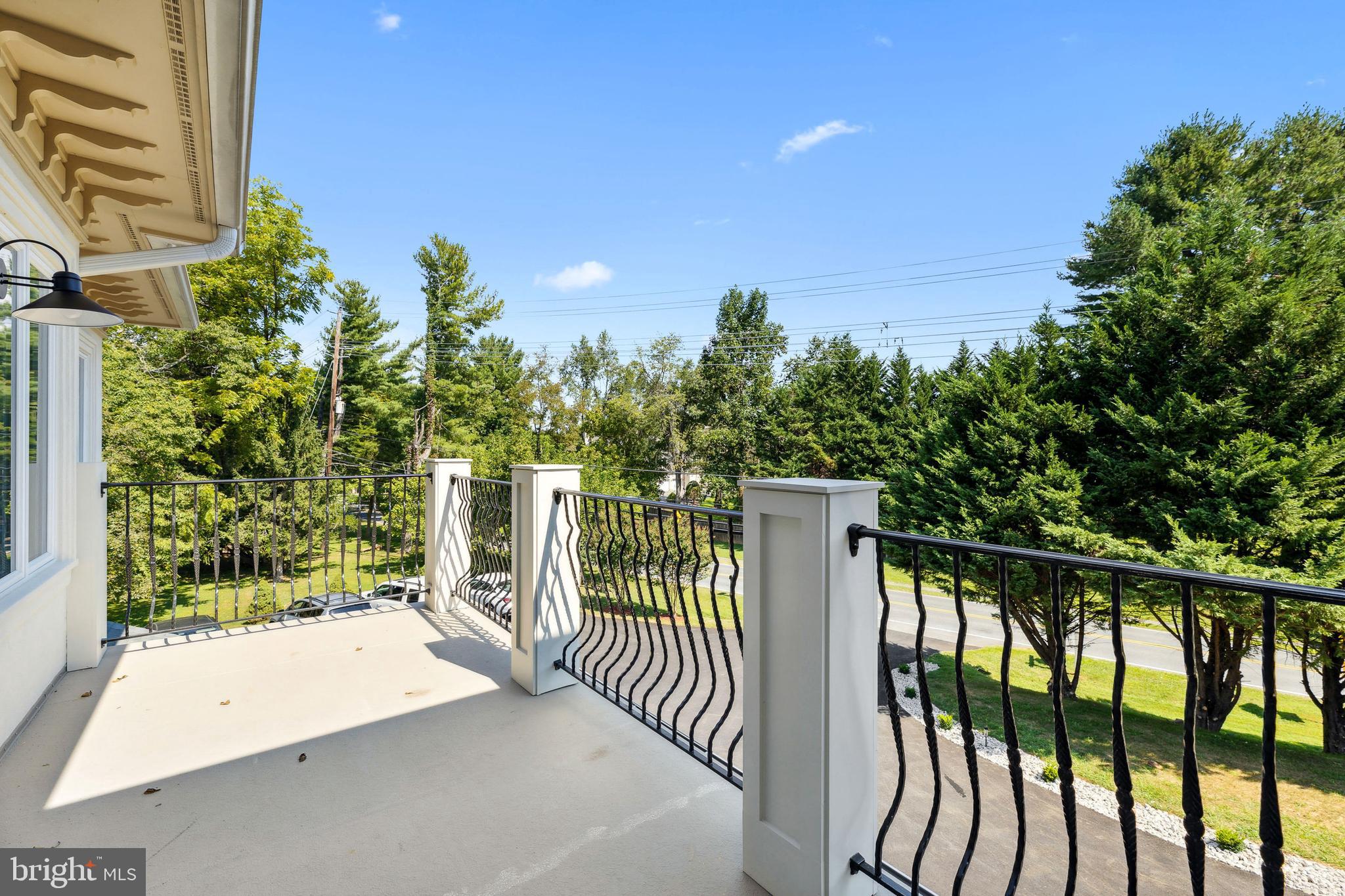 POTOMAC OUTSIDE - Residential