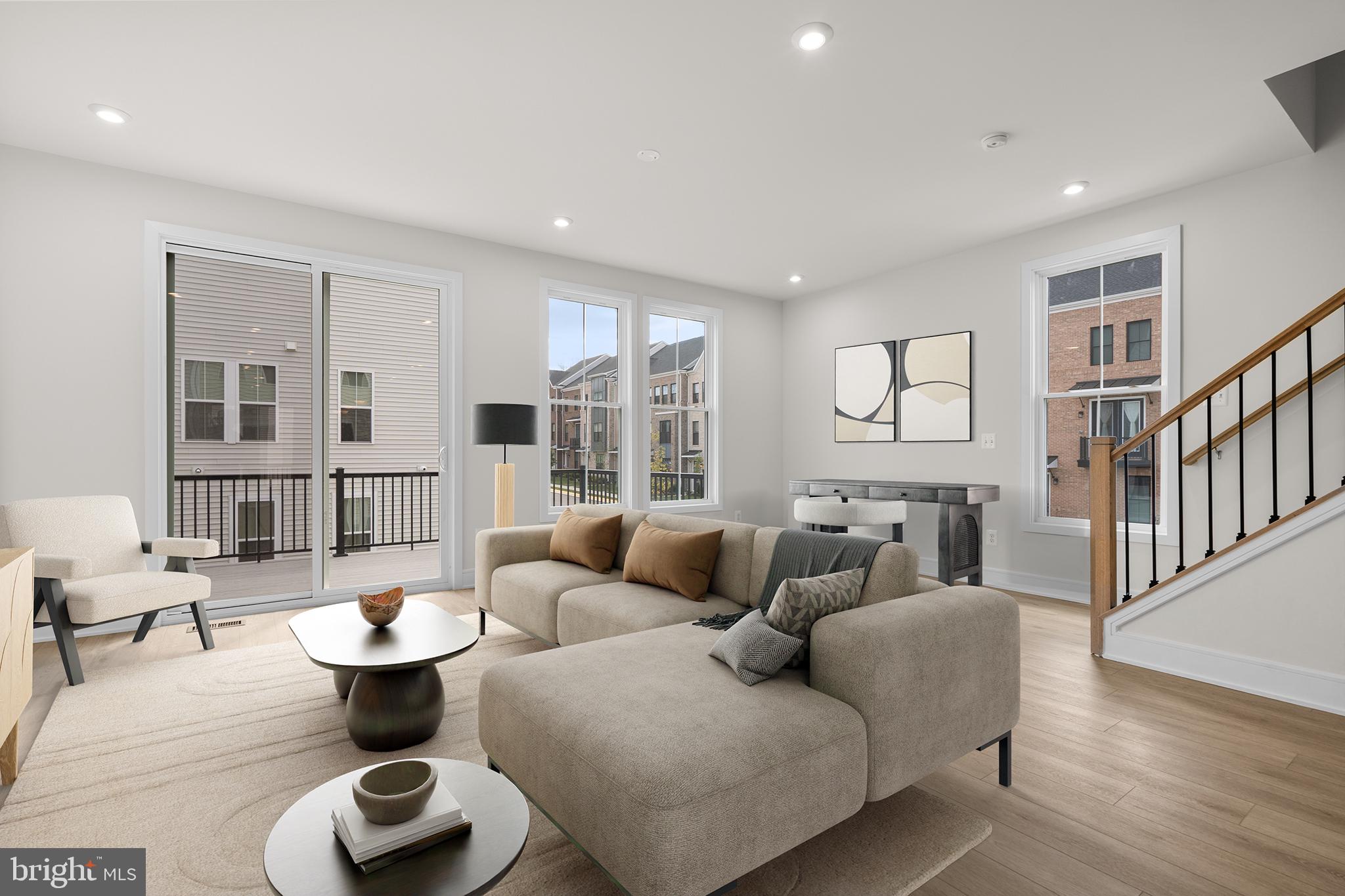 42119 PICASSO SQUARE