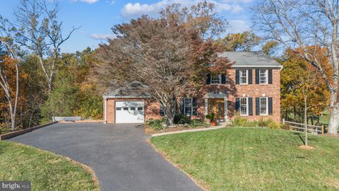 Photo of 4837 Powder House Drive, ROCKVILLE, MD 20853 (MLS # MDMC2205042) Photo of 4837 Powder House Drive, ROCKVILLE, MD 20853 (MLS # MDMC2205042)