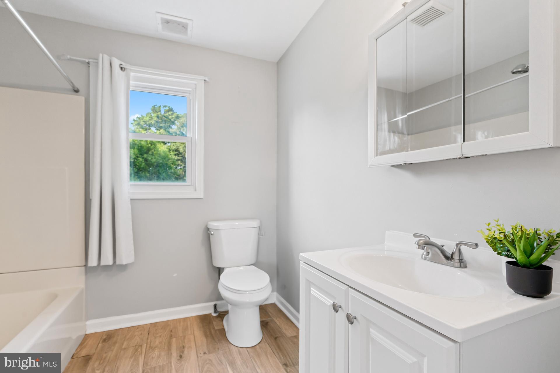 ARUNDEL GARDENS - Residential