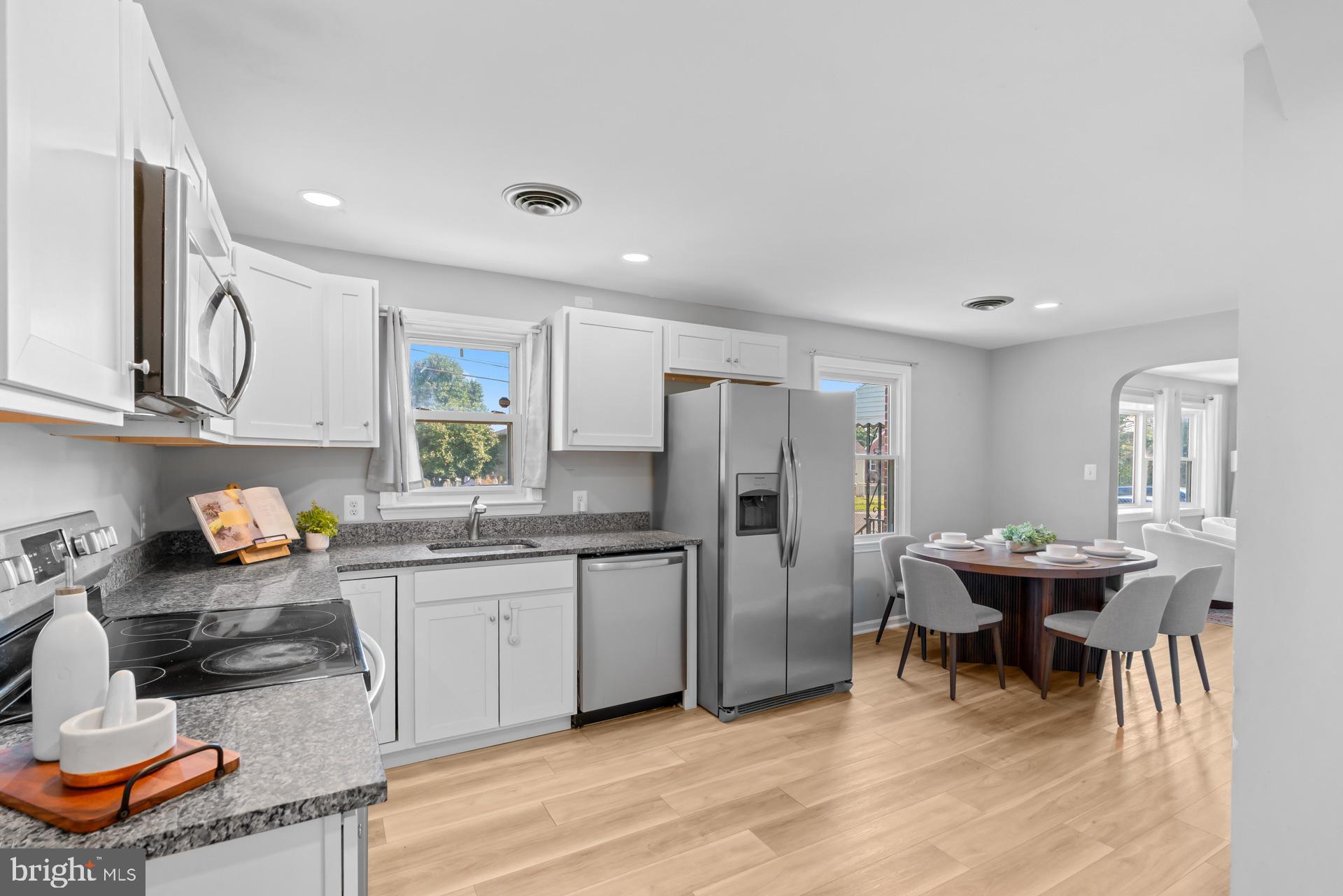 ARUNDEL GARDENS - Residential