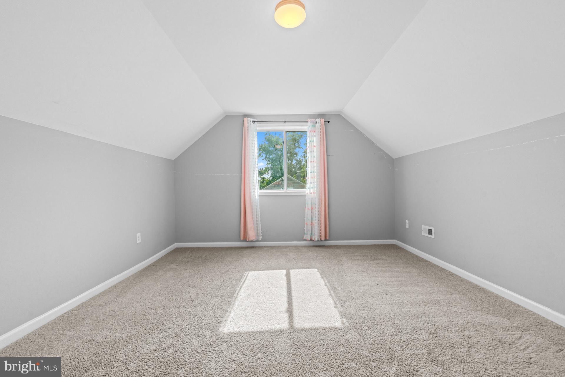 ARUNDEL GARDENS - Residential