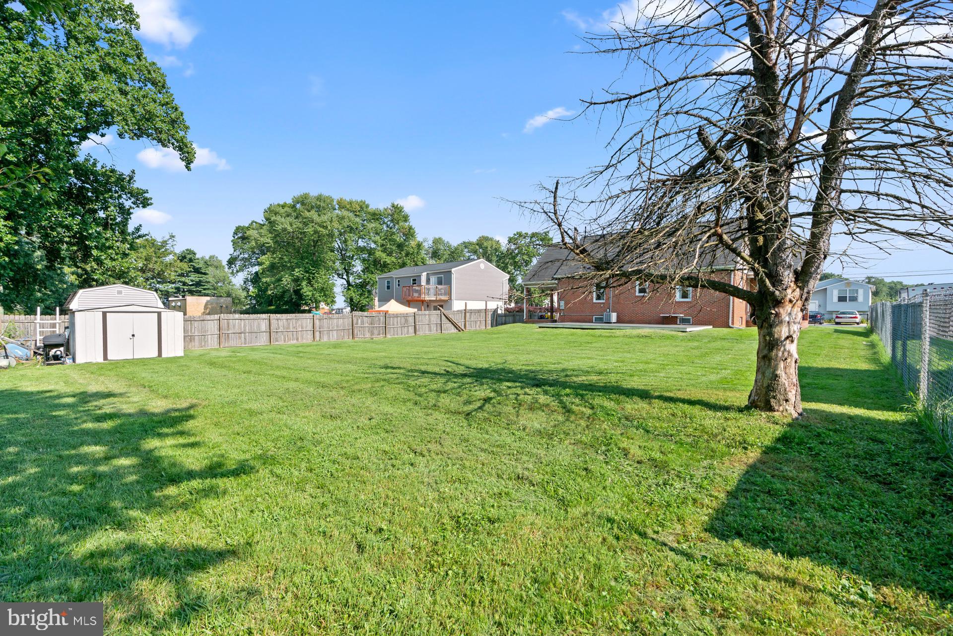 ARUNDEL GARDENS - Residential