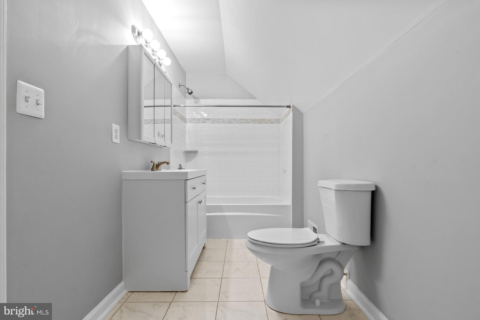 ARUNDEL GARDENS - Residential