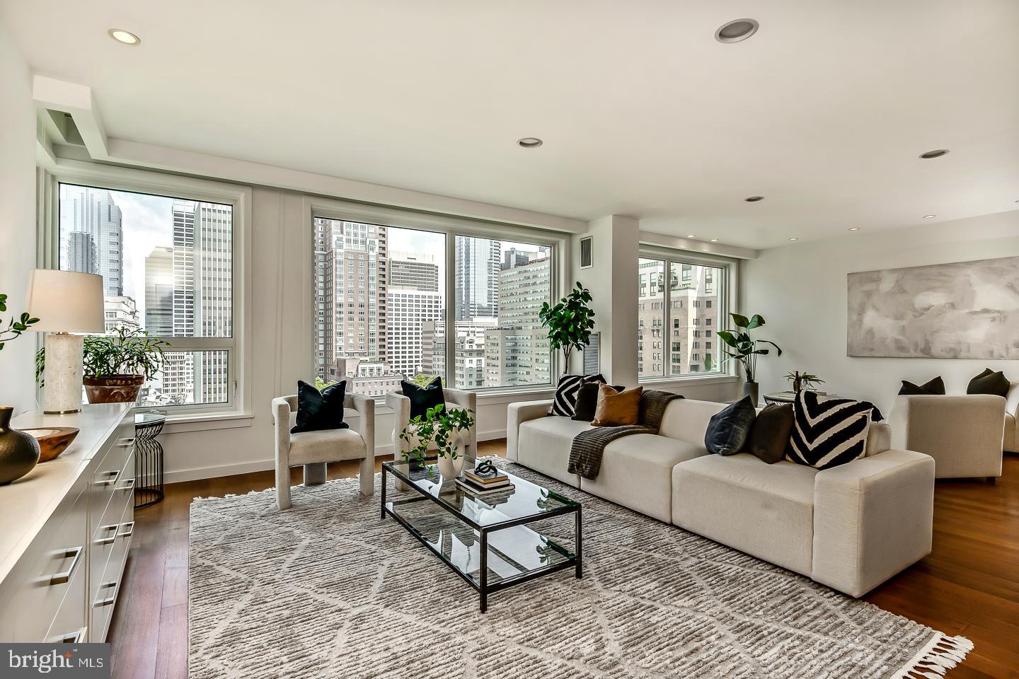 RITTENHOUSE SQUARE - Residential