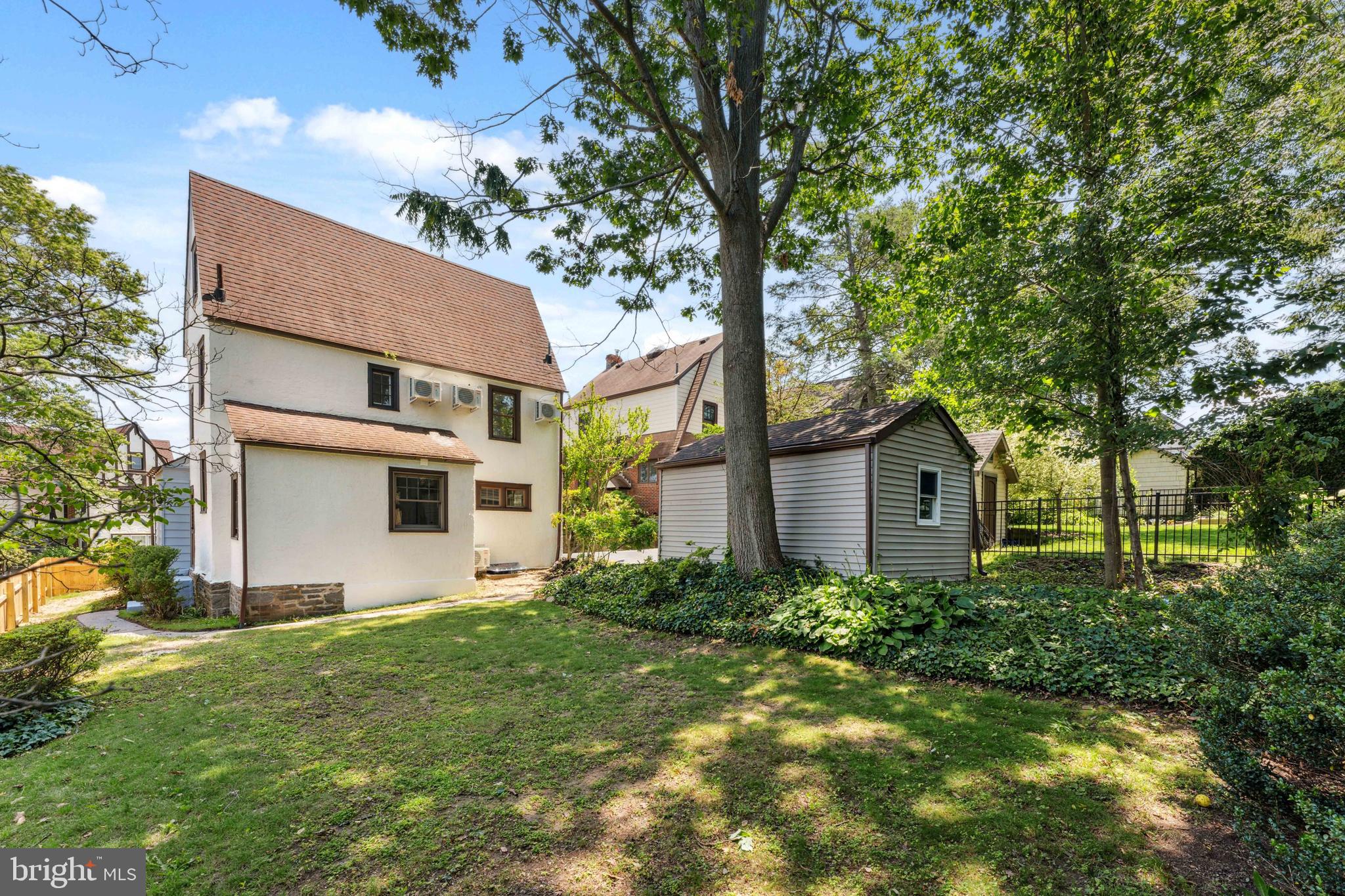 MERWOOD PARK - Residential