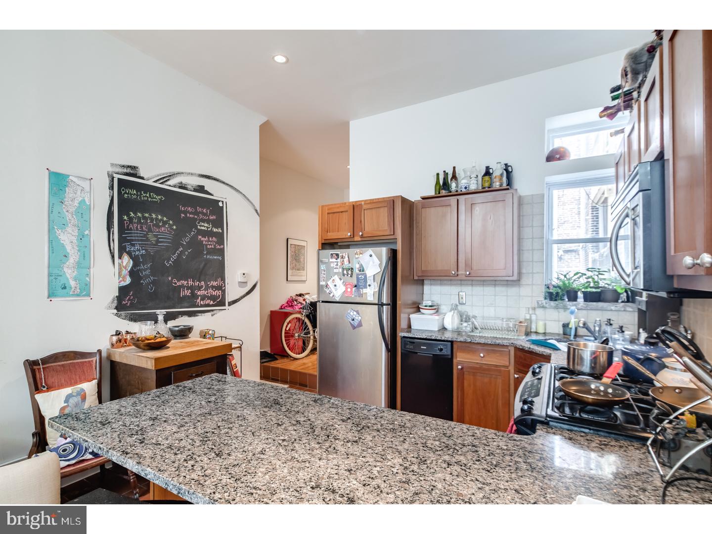 QUEEN VILLAGE - Residential