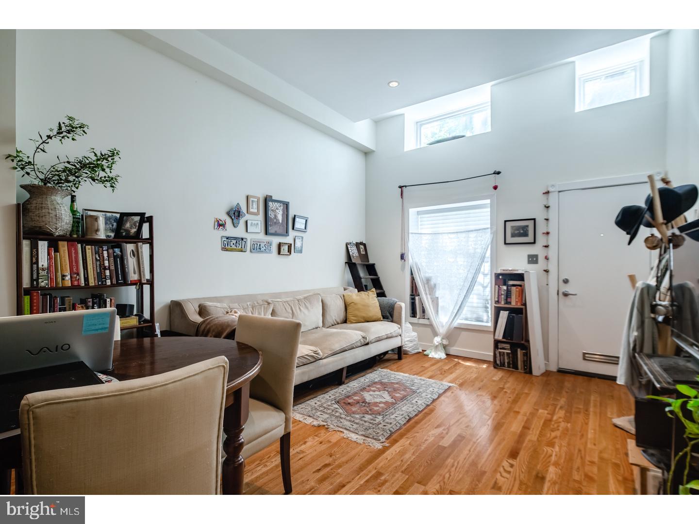 QUEEN VILLAGE - Residential