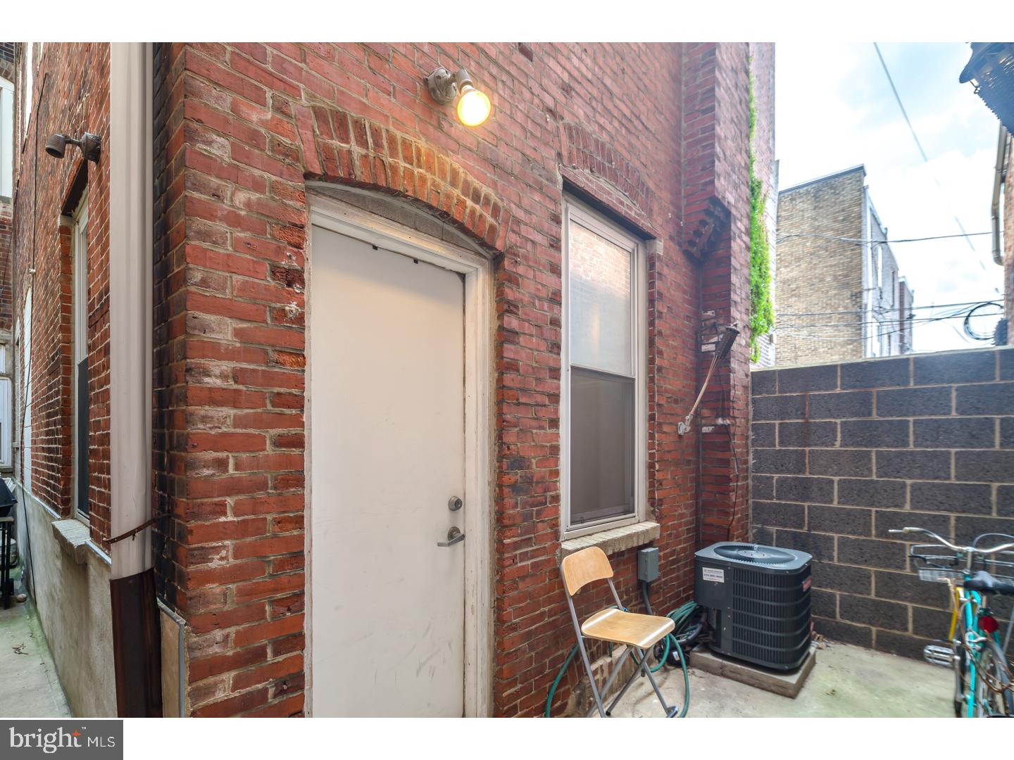 QUEEN VILLAGE - Residential