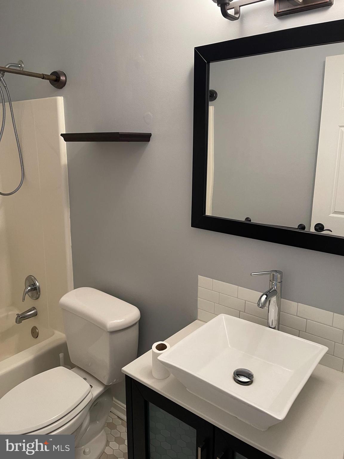 LIMESTONE COURT - Residential Lease