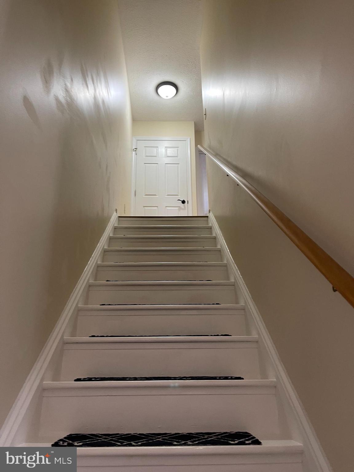 LIMESTONE COURT - Residential Lease