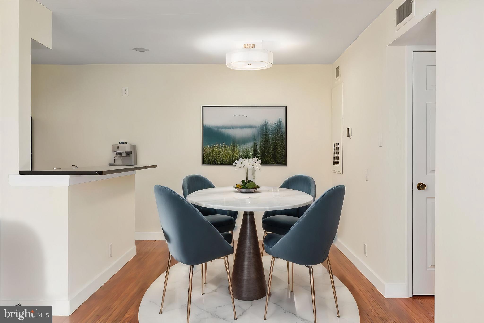 POINTE AT PARK CENTER - Residential