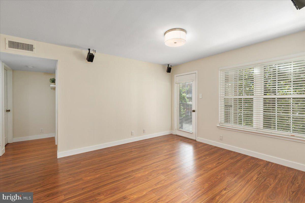 POINTE AT PARK CENTER - Residential