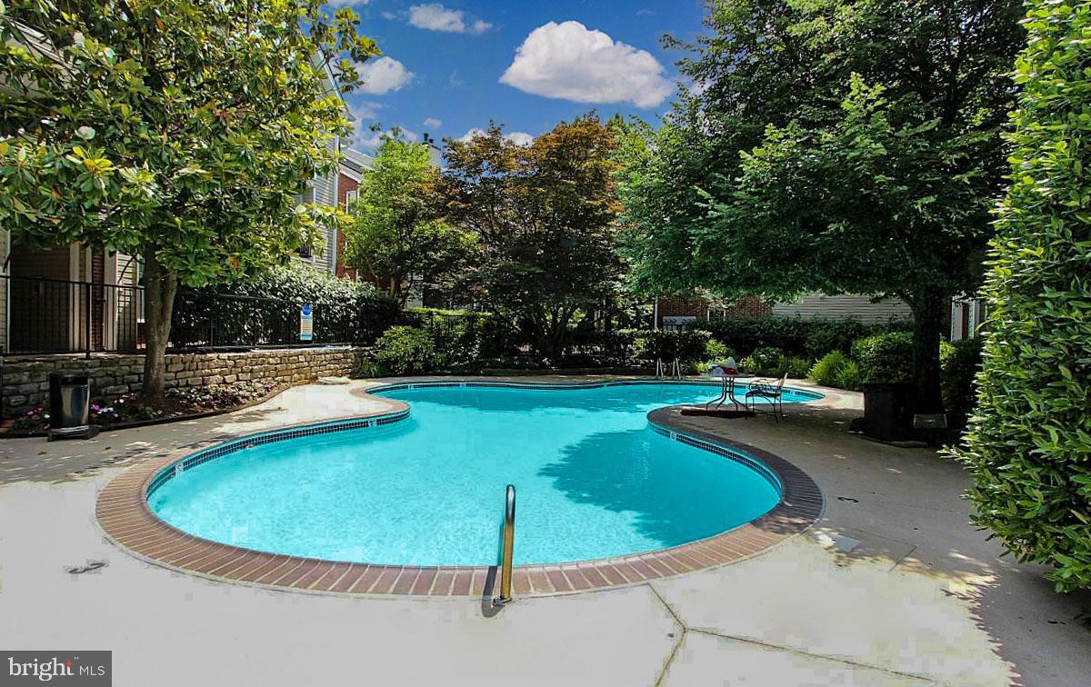 POINTE AT PARK CENTER - Residential