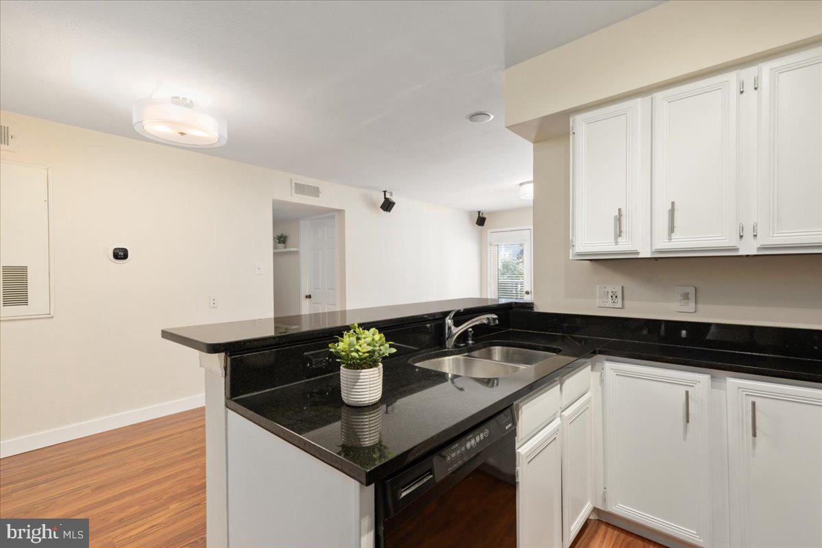 POINTE AT PARK CENTER - Residential