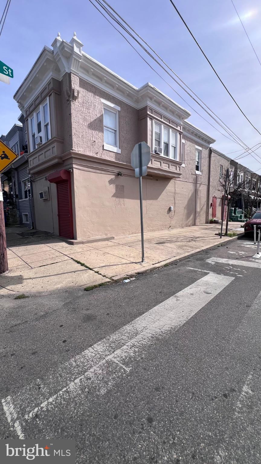 228 W ONTARIO STREET