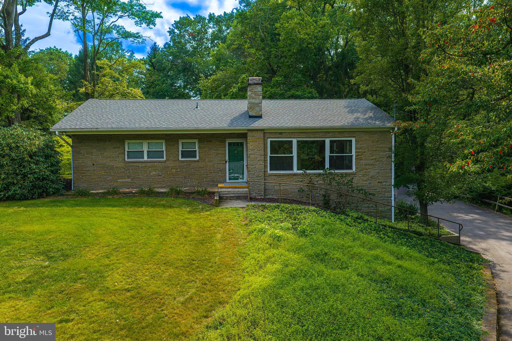 10 WARFIELD PLACE