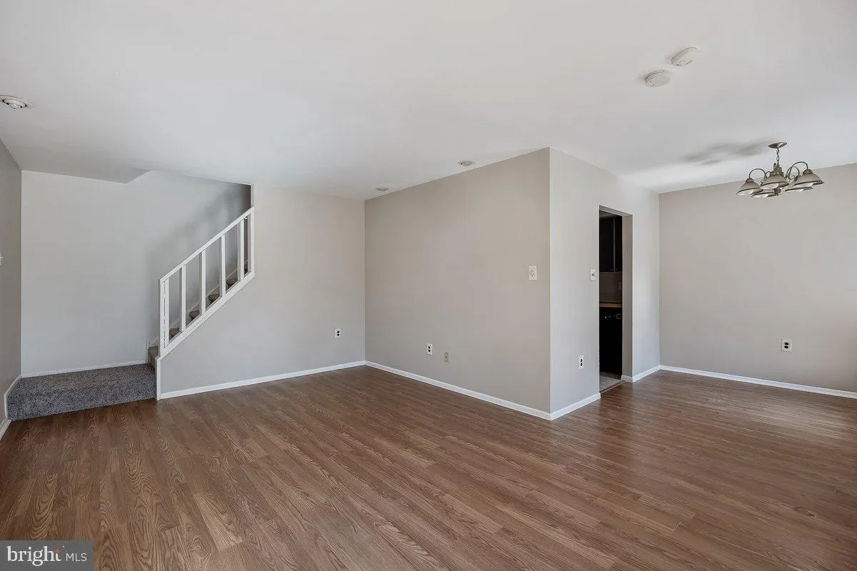 Clementon, New Jersey 08021, United States, 2 Bedrooms Bedrooms, ,1 BathroomBathrooms,Residential,Pending,90446