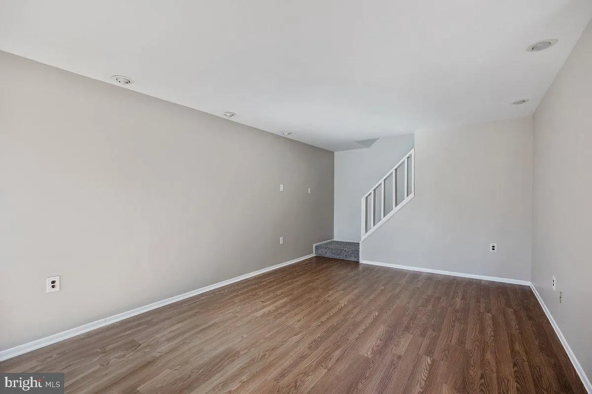 Clementon, New Jersey 08021, United States, 2 Bedrooms Bedrooms, ,1 BathroomBathrooms,Residential,Pending,90446