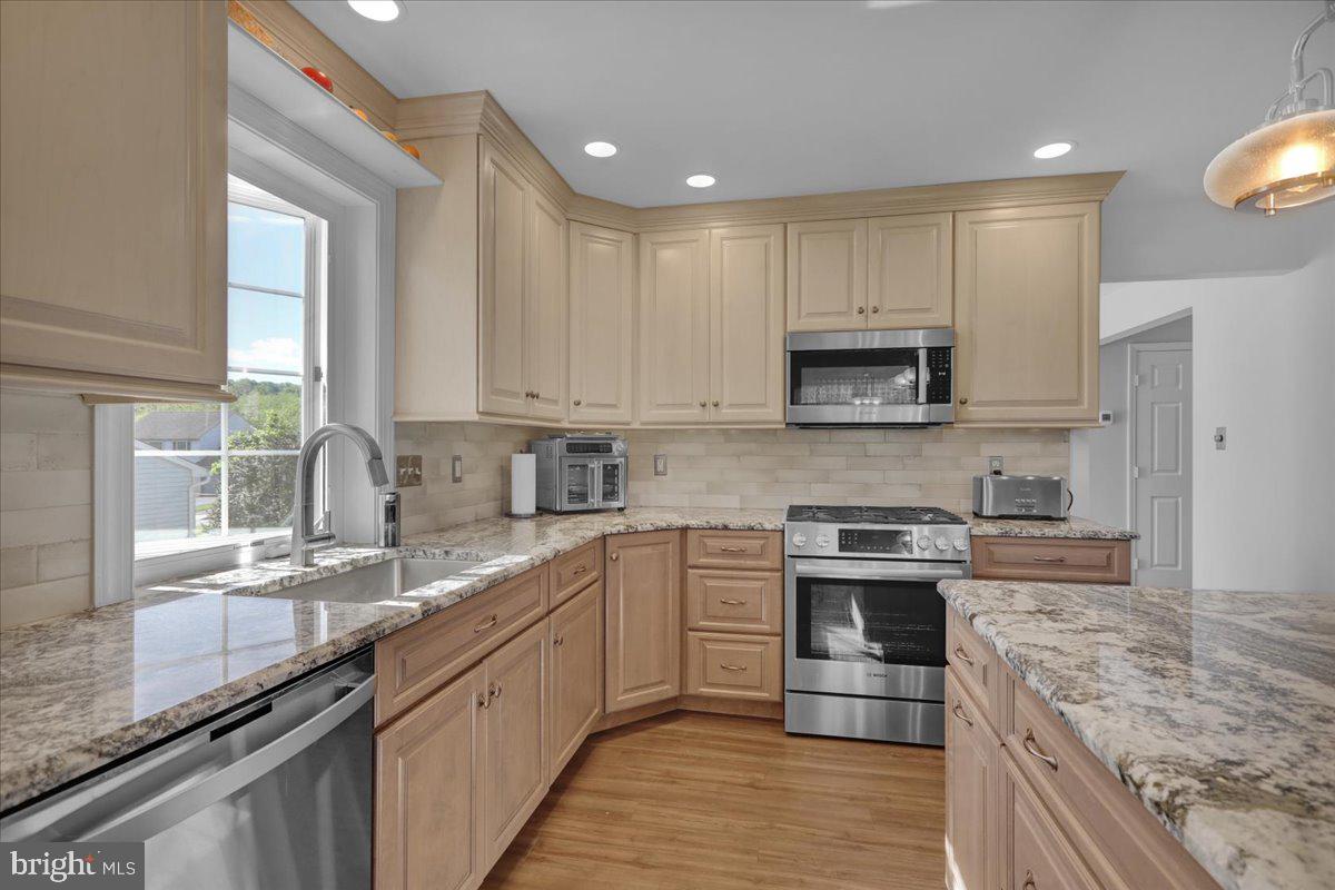 4 KANTNER LANE, S
