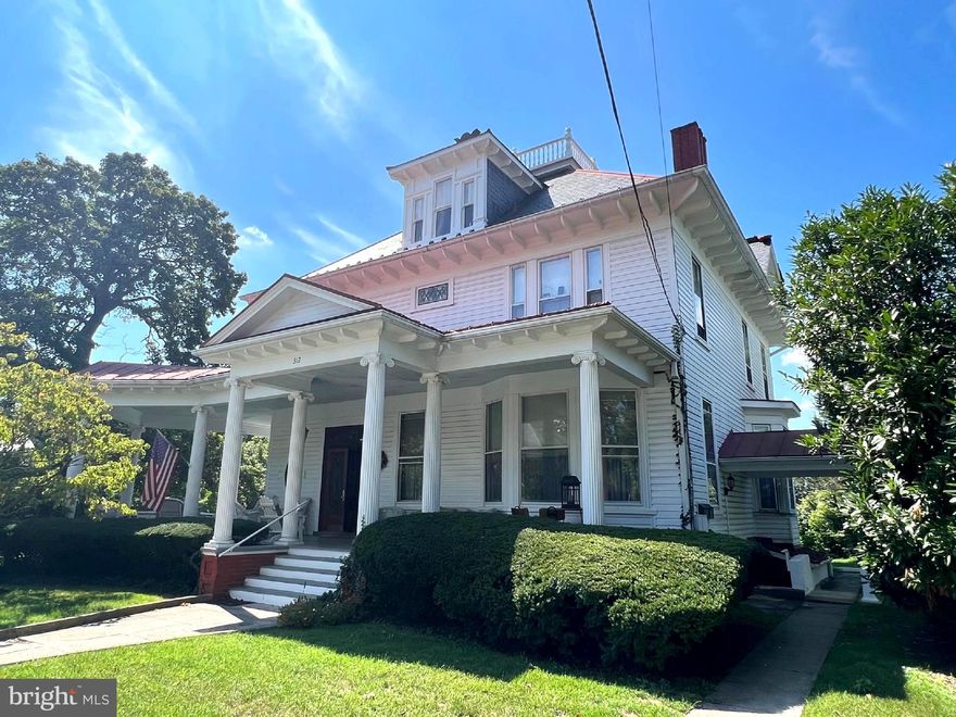 This is a very cute and quaint basement apartment in the heart of Charles Town. To qualify you must pass criminal, eviction, and credit check. Your income must be around $2500 per month to qualify. Rent includes water, sewer, and trash removal. Tenant will be responsible to pay electric. Absolutely no pets allowed. Please use link provided through Rentspree to apply.