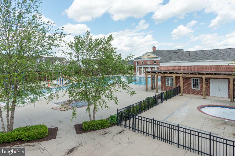 LADYSMITH VILLAGE - Residential