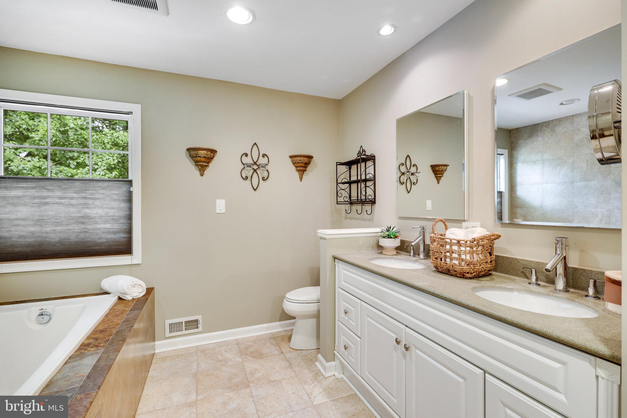 MANTUA - Residential