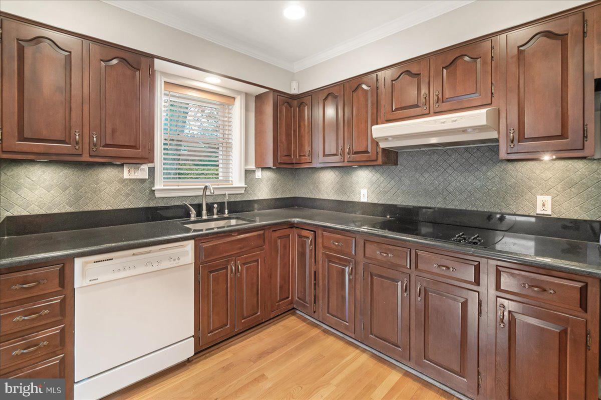 WOODSIDE - Residential