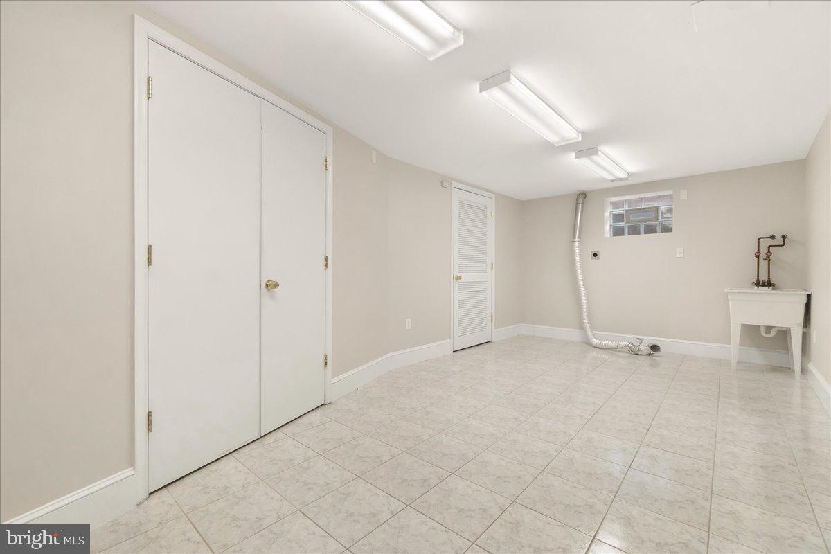 WOODSIDE - Residential