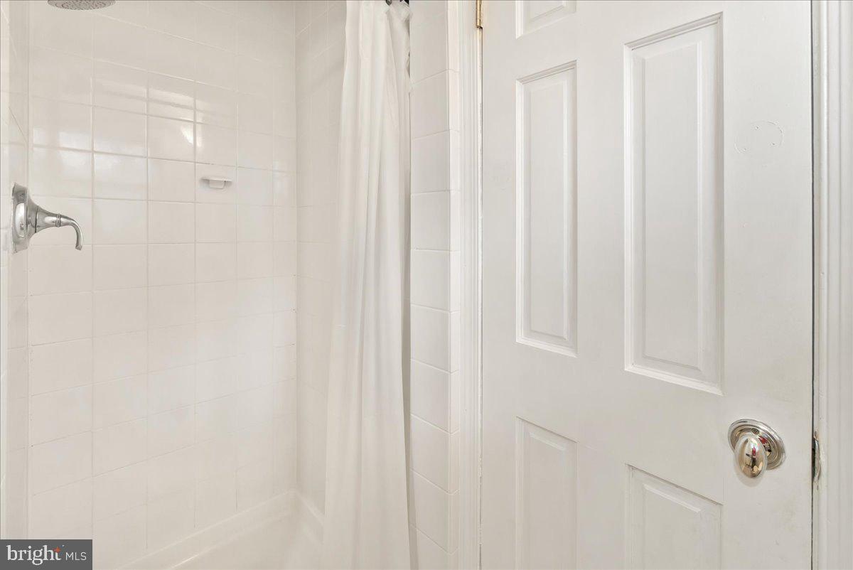 WOODSIDE - Residential