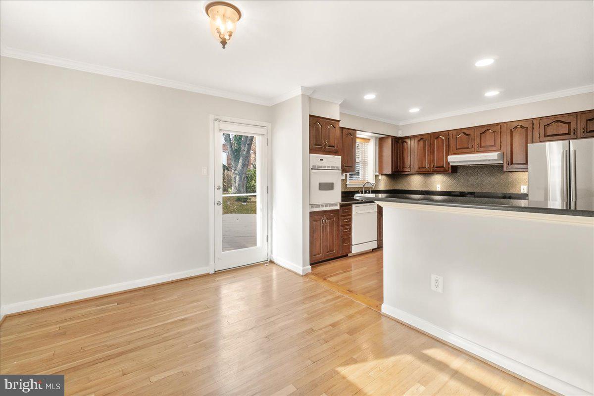 WOODSIDE - Residential