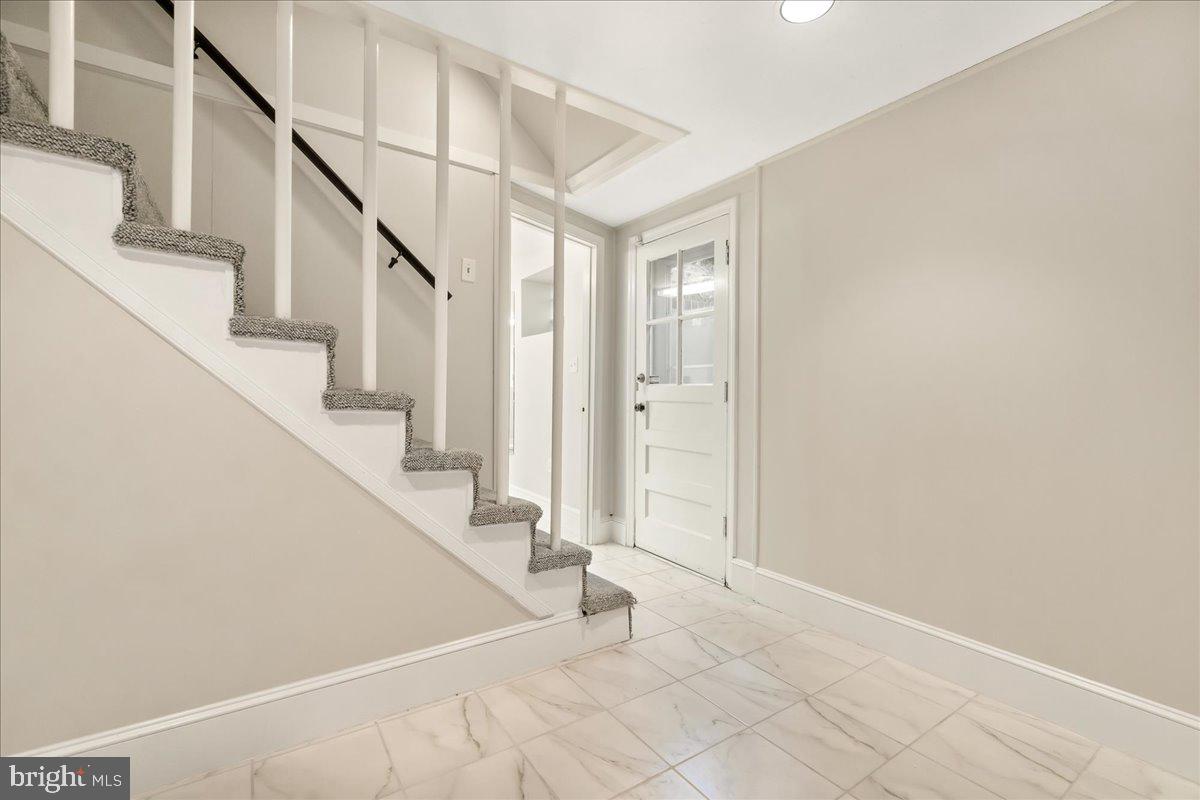 WOODSIDE - Residential