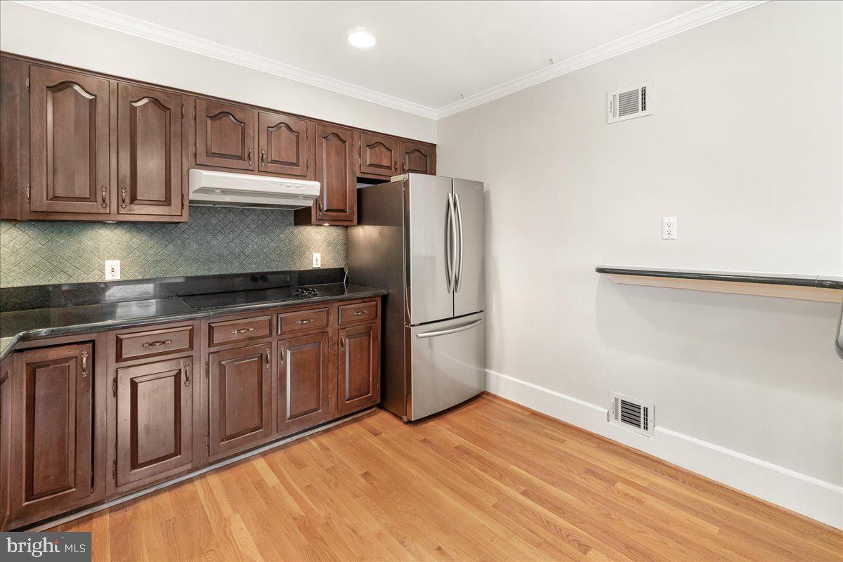 WOODSIDE - Residential