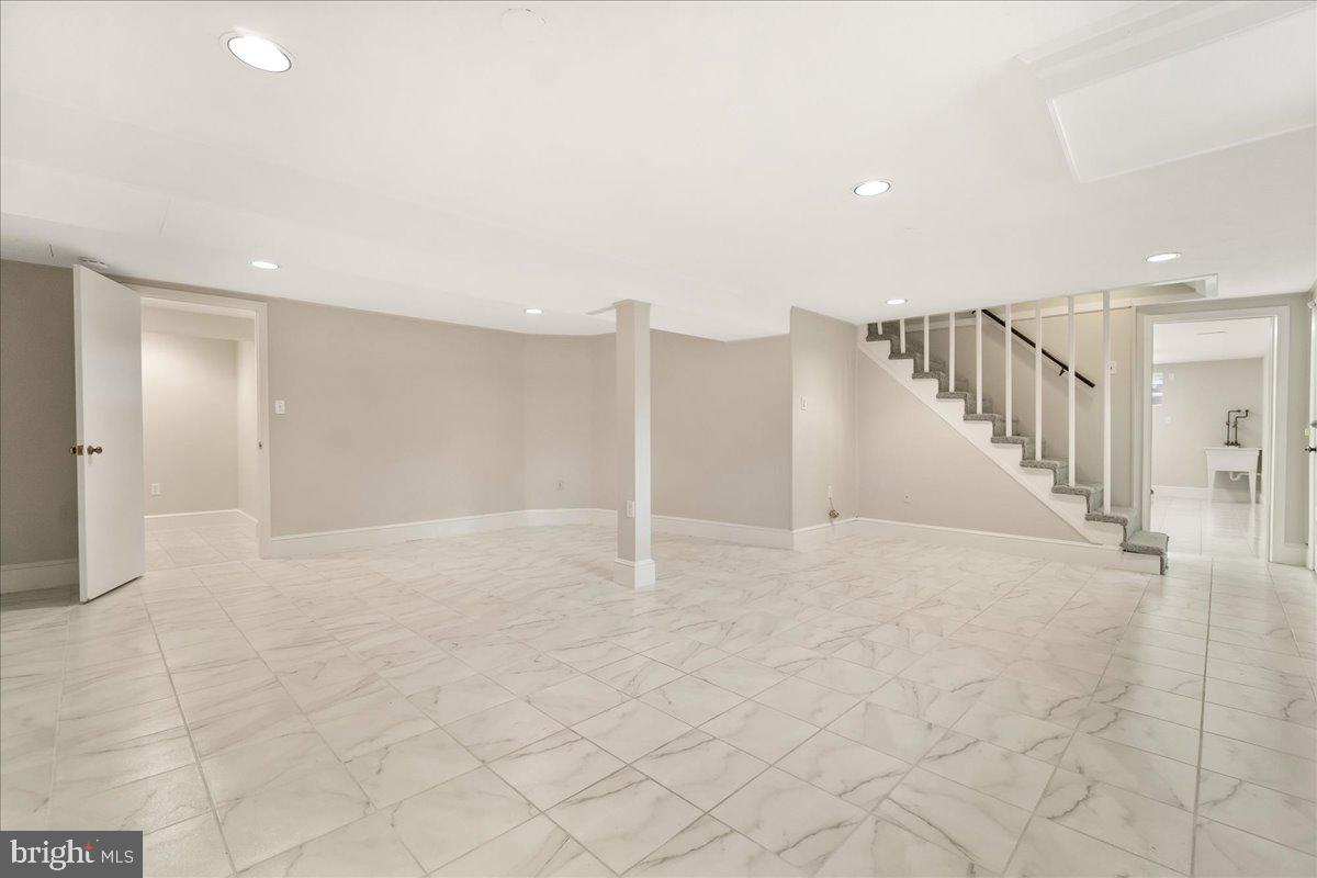 WOODSIDE - Residential