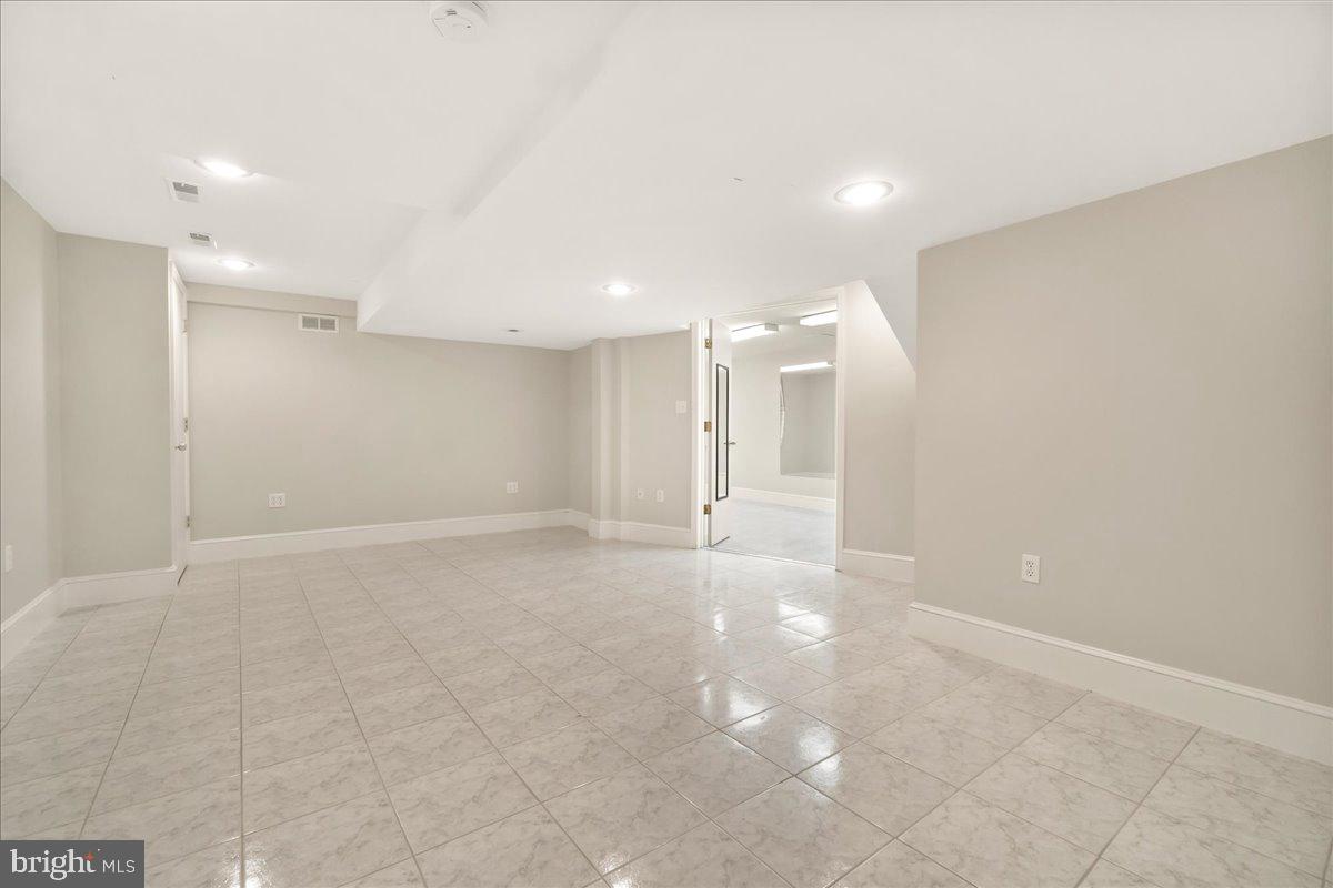 WOODSIDE - Residential