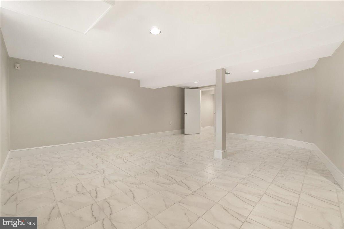 WOODSIDE - Residential