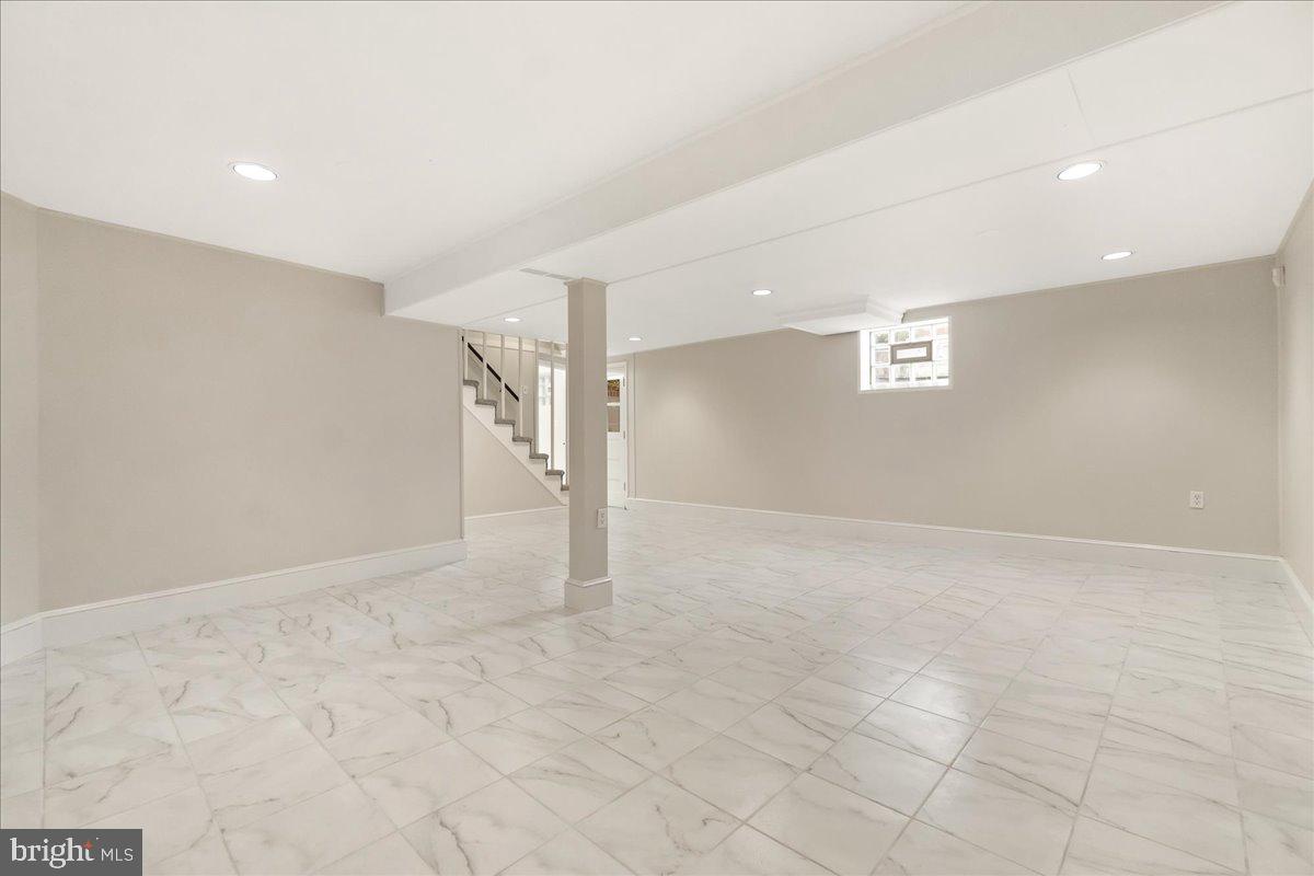 WOODSIDE - Residential