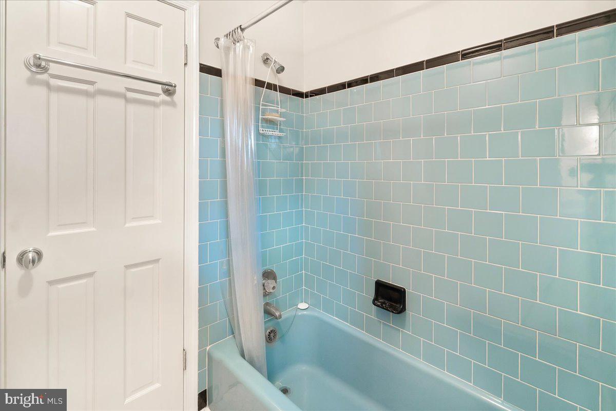 WOODSIDE - Residential