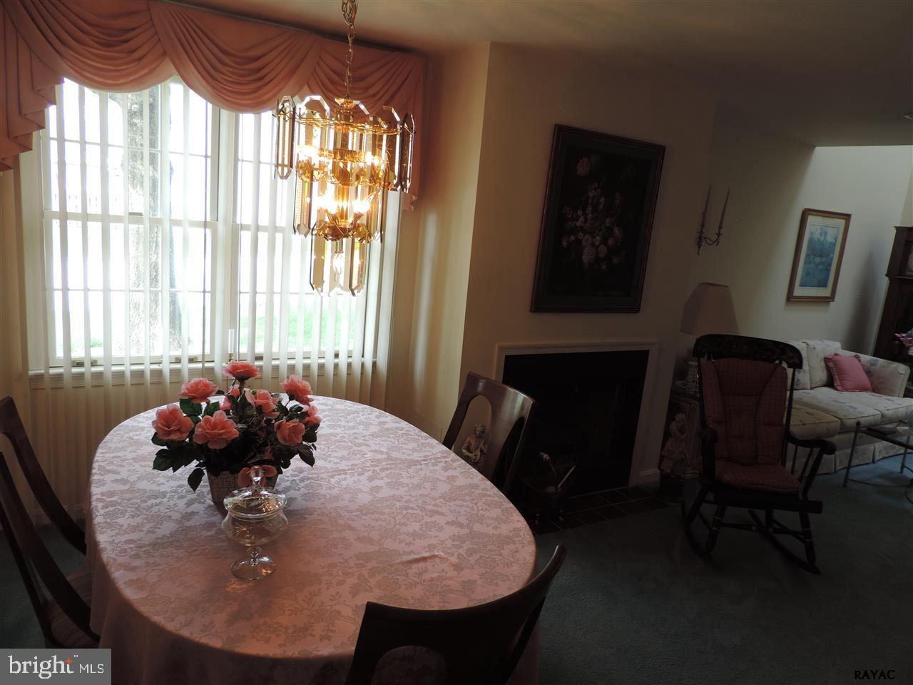 STONEGATE VILLAGE - Residential