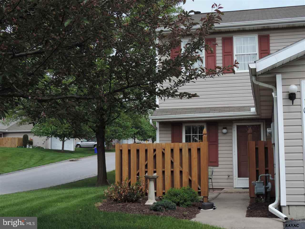 STONEGATE VILLAGE - Residential