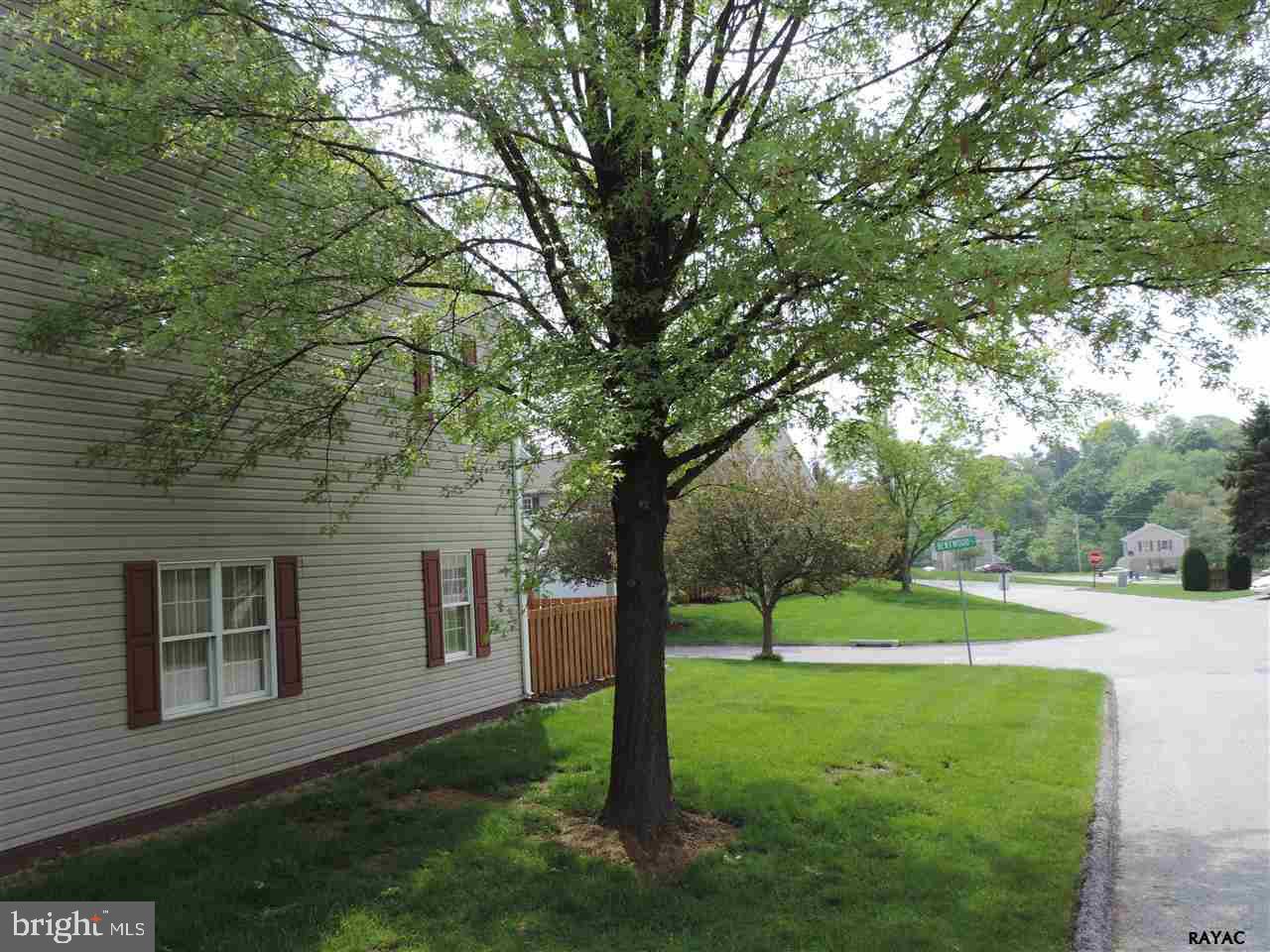 STONEGATE VILLAGE - Residential