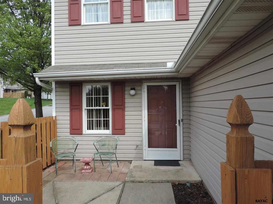 Enjoy maintenance free living, in a convenient location at a great value! A very comfortable 2 story end unit condo boasting 3 bedrooms, 2 full baths plus a loft space. Potential for 1st floor master bedroom. Gas fireplace in the living/dining combination. Private fenced patio and 1 car garage.