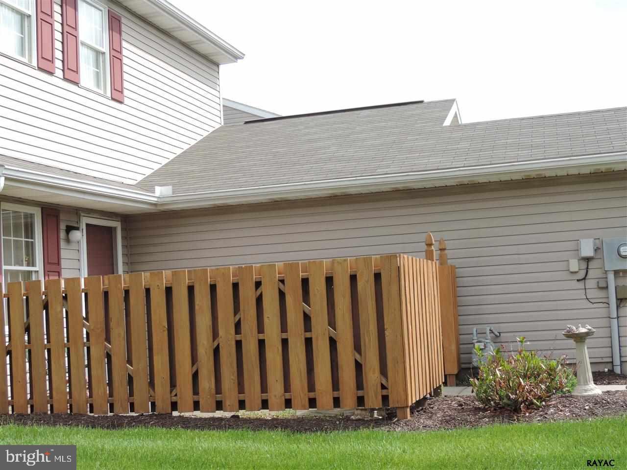 STONEGATE VILLAGE - Residential